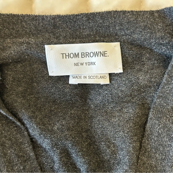 Authentic Thom Browne 100% Cashmere Gray Side Button Arm Stripe Cardigan Size 3 - Picture 5 of 12